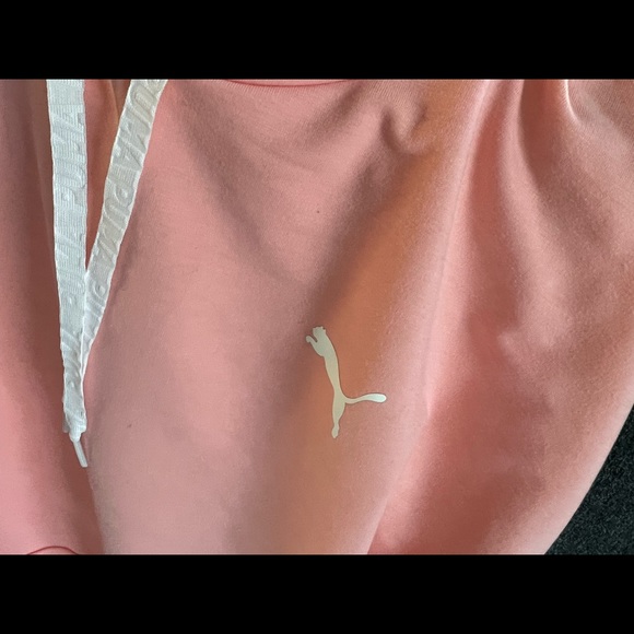 ⭐️ Firm Price ⭐️ NWOT Puma XL cropped hoodie - Picture 6 of 7